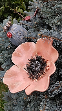 Dekorácie - PoPPy PiNK keramický kvet do záhrady - 15508606_