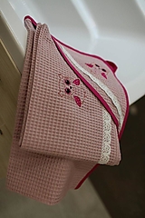 Úžitkový textil - Vyšívaný WAFLE bavlnený detský uterák SOVIČKA - 15512658_