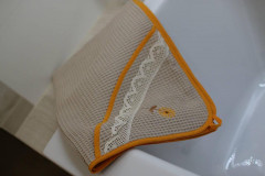 Úžitkový textil - Vyšívaná WAFLE bavlnená detská osuška KVIETOK - 15517047_