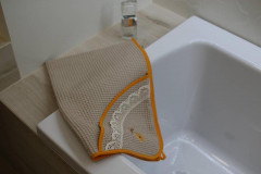 Úžitkový textil - Vyšívaná WAFLE bavlnená detská osuška KVIETOK - 15517050_