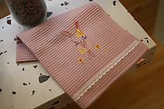 Úžitkový textil - Vyšívaný WAFLE bavlnený detský uterák ZAJKO - 15517338_