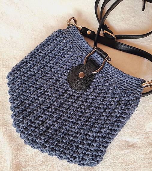 Kabelky - Háčkovaná Crossbody kabelka modrá - 15519173_