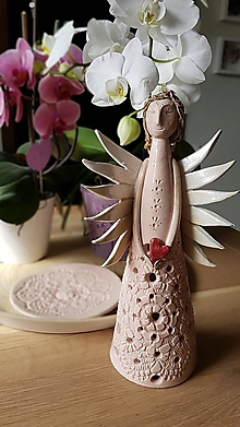 Svietidlá a sviečky - Angel in Morganit keramický anjel - 15521677_