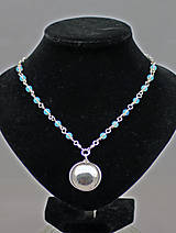 Náhrdelníky - Strieborný náhrdelník s dutým kvetinovým príveskom - 15526471_