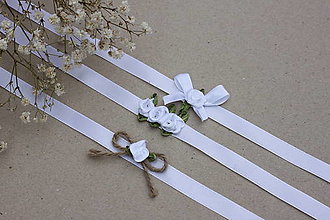Darčeky pre svadobčanov - Biele náramky pre družičky s bielou ružičkou - 15525256_
