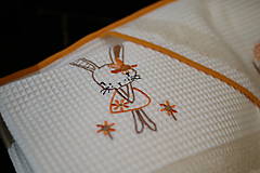 Úžitkový textil - Vyšívaný WAFLE bavlnený uterák ZAJKO - 15526436_