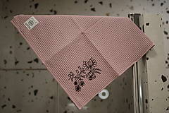 Úžitkový textil - Vyšívaný WAFLE bavlnený uterák KVET - 15526544_