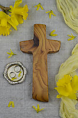 Dekorácie - Krížik z olivového dreva - 15529387_