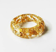 Prstene - Živicový prsteň so zlatými kovovými fóliami - 15531378_