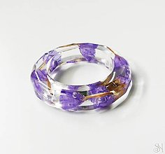 Prstene - Živicový prsteň s fialovými kvetmi - 15531624_