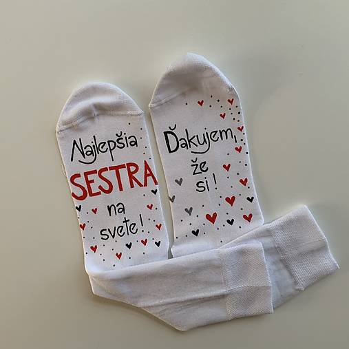 Maľované ponožky so slniečkom a srdiečkami a nápisom na želanie pre najlepšiu sestru