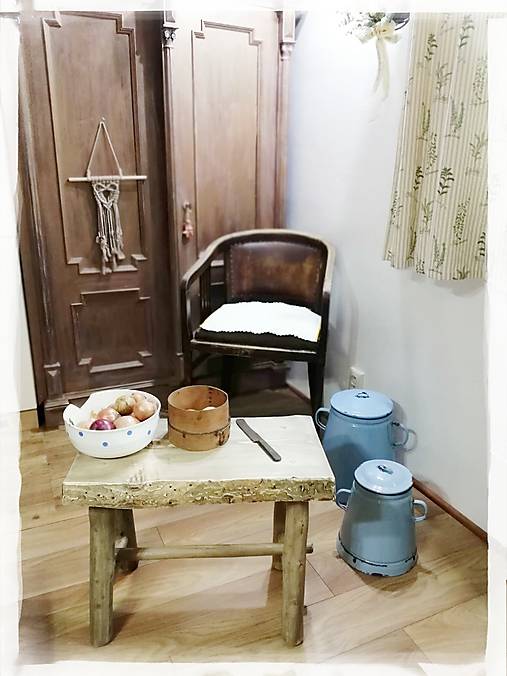 Dekorácie - Drevený stolček - 15539771_