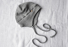 Detské čiapky - 100% merino čiapka tenučká na uväzovanie sivá svetlá - 15540320_