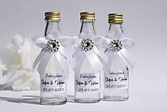 Darčeky pre svadobčanov - Svadobné fľaštičky na domácu pálenku ala svadobné pierka - 15543954_
