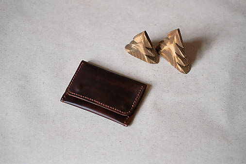 Peňaženky - Ručne šitá kožená peňaženka - na karty, bankovky, mince - hnedá  (Tmavá hnedá) - 15547342_