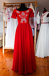 Šaty - Ručne vyšívané červené šaty - 15547551_