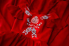 Šaty - Ručne vyšívané červené šaty - 15547559_