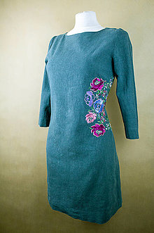 Šaty - Dámske ľanové zelené šaty - strojová výšivka - 15547215_