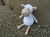 Hračky - Milá háčkovaná ovečka biela, 29cm - 15550967_