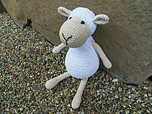 Hračky - Milá háčkovaná ovečka biela, 29cm - 15550975_