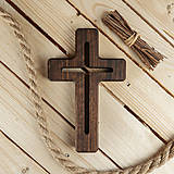 Dekorácie - Drevený krížik – vyrezaný kríž – ORECH masív - 15549537_