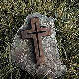 Dekorácie - Drevený krížik – vyrezaný kríž – ORECH masív - 15549539_