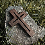 Dekorácie - Drevený krížik – vyrezaný kríž – ORECH masív - 15549540_