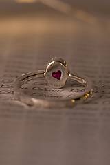 Prstene - V srdci rubínu - 15553767_
