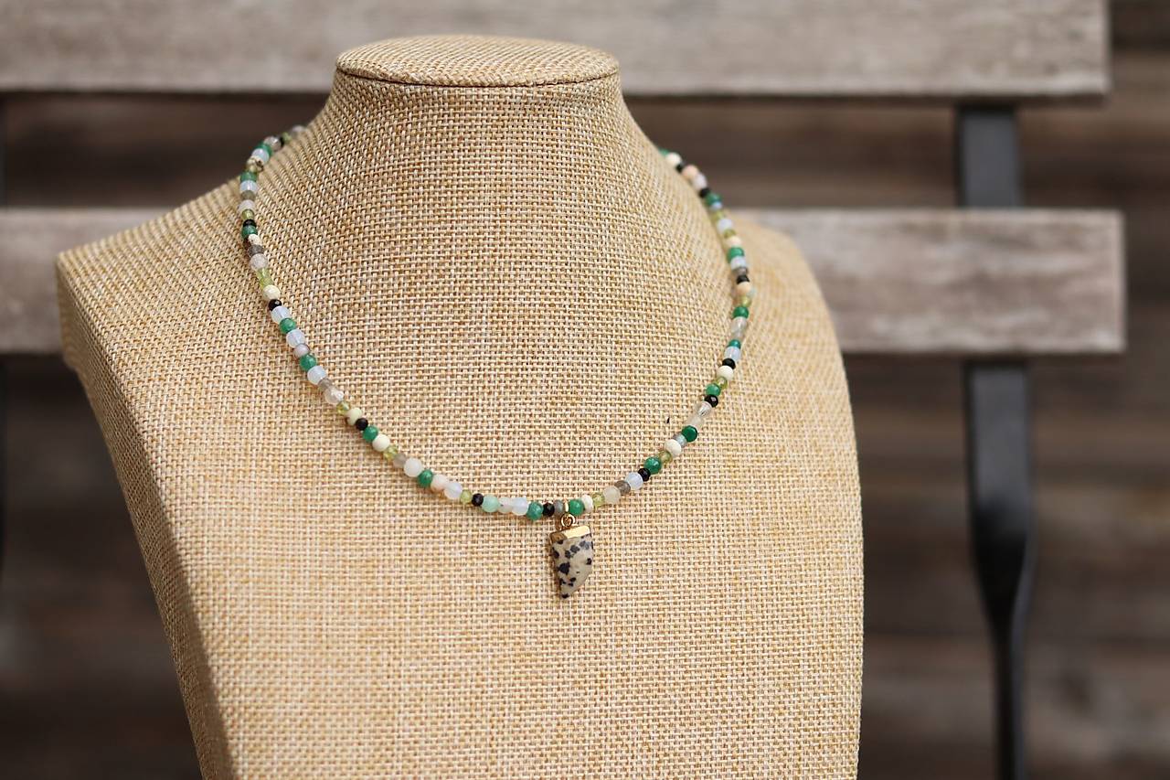 Náhrdelník choker s mixom minerálov