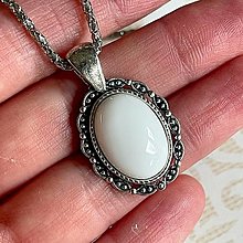 Náhrdelníky - White Marble & Antique Silver Pendant / Prívesok s bielym mramorom - 15555709_