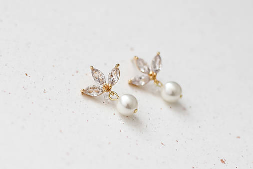 Svadobné perlové náušnice  (Zlatá)