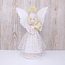 Dekorácie - Vyšívaný 3D anjelik so srdiečkom (malý bielo zlatý) - 15556579_