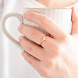 Prstene - Strieborný prsteň kráľovná so zirkónmi - 15562796_