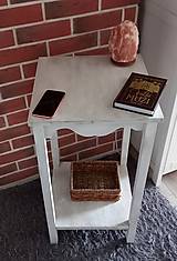 Nábytok - Príručný stolík vo vidieckom štýle - 15563531_