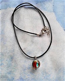 Náhrdelníky - Lampwork, koža- náhrdelník (Gulička 10mm) - 15565375_