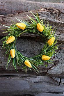 Dekorácie - Jarný veniec - Žlté tulipány - 15569273_