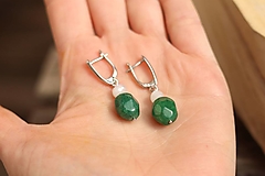 Náušnice - Visiace náušnice smaragd a mesačný kameň - 15571725_