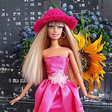 Hračky - Cyklaménový klobúk pre Barbie - 15574438_