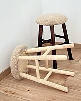 Nábytok - Okrúhle drevené stoličky - 15577115_
