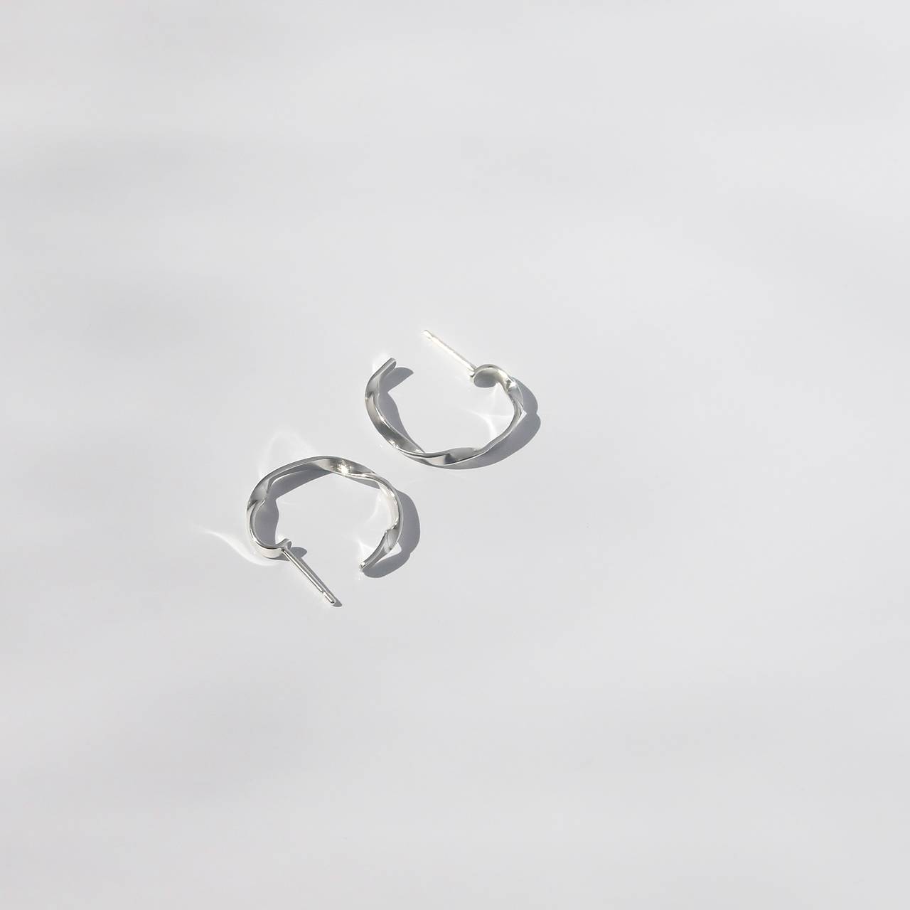 náušnice STUHA 04 striebro (veľkosť M)