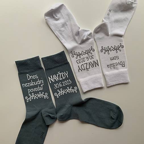 Maľované ponožky pre ženícha (a nevestu (sivomodré + biele - MAĽBA NAD ČLENKOM))