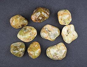 Minerály - Granát zelený K717 - 15587588_