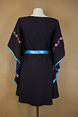 Šaty - Vyšívané šaty z Pliešoviec – čierne s motýlími rukávmi (M) - 15586331_