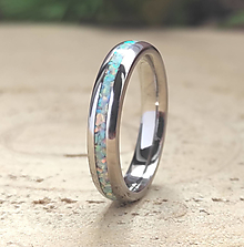 Prstene - Titánový prsteň s bielym opálom - 15589351_