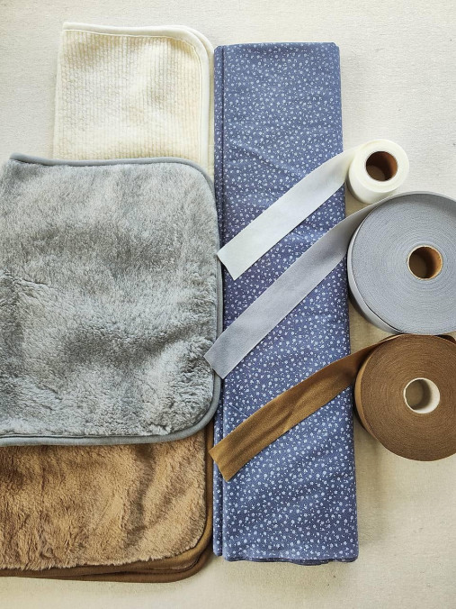 Textil - VLNIENKA DEKA a PRIKRÝVKA 100 % merino top super kvietky šedé  - 15592258_