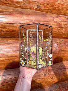 Svietidlá - Päťstranný svietnik s lisovanými lúčnymi kvetmi - 15593881_