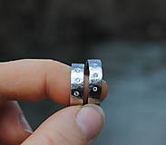 Prstene - Obrúčky tepané s diamantmi - 15599490_