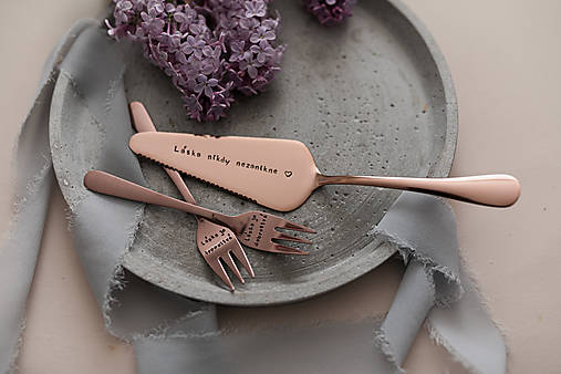 Príbory, varešky, pomôcky - Svadobná sada -Láska nikdy nezanikne - 15600256_