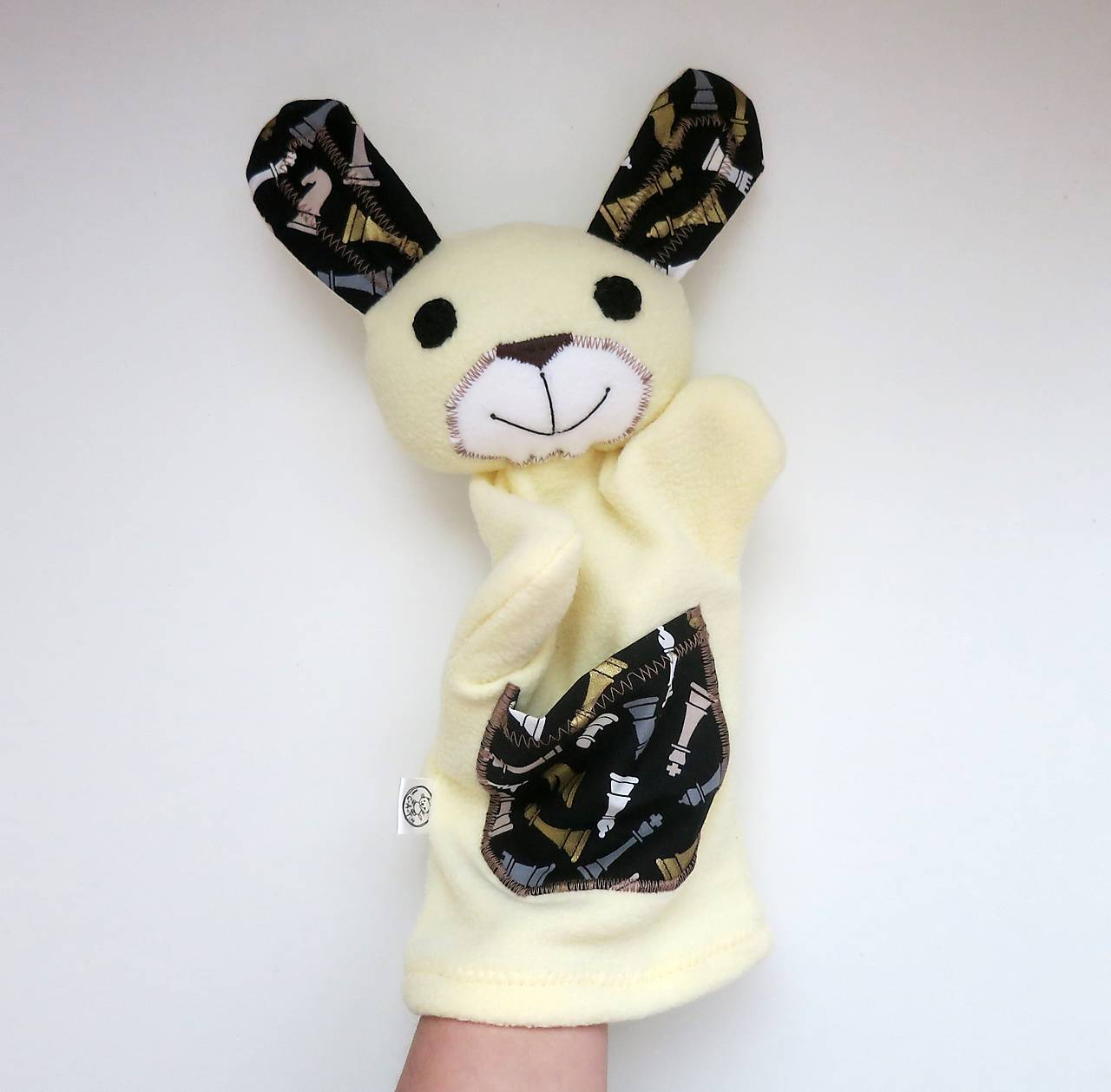 Maňuška na ruku, šachová limitka (Zajko v maslovom kožúšku.)