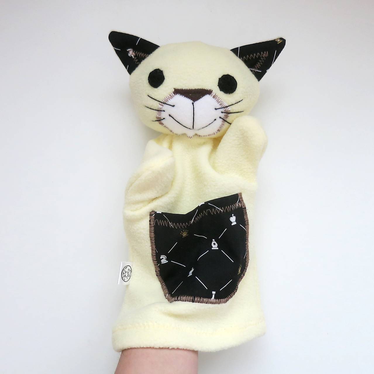 Maňuška na ruku, šachová limitka (Mica v maslovom kožúšku.)